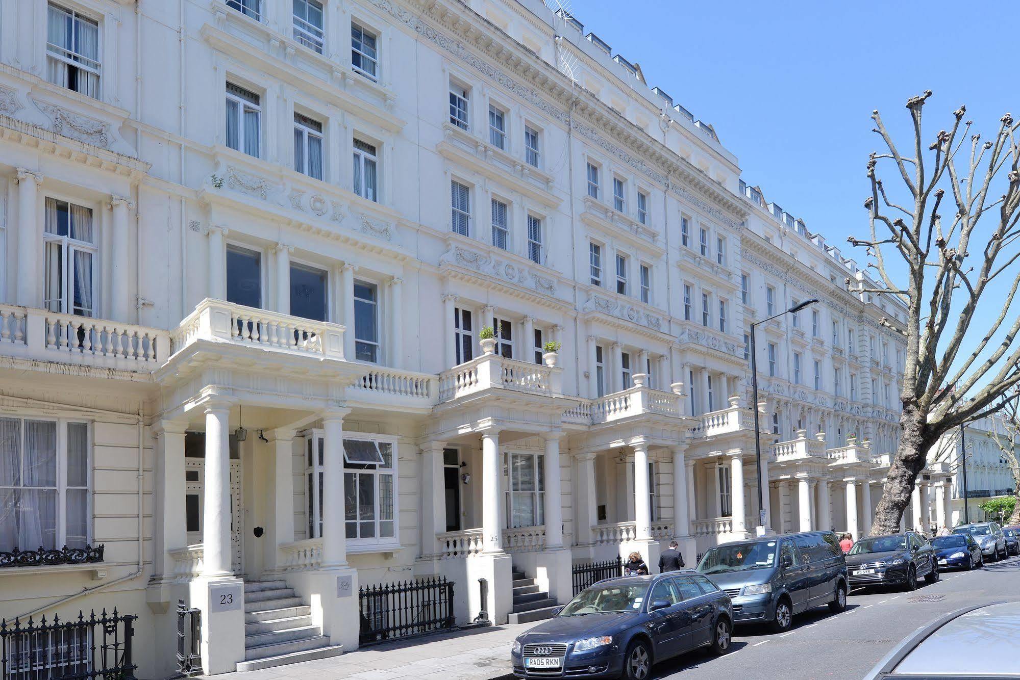 Gallery Hyde Park London Exterior photo